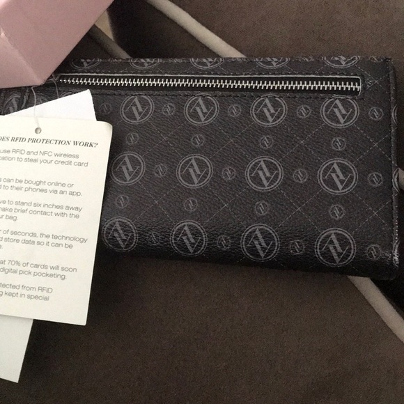 Adrienne Vittadini Wallet - Picture 3 of 4